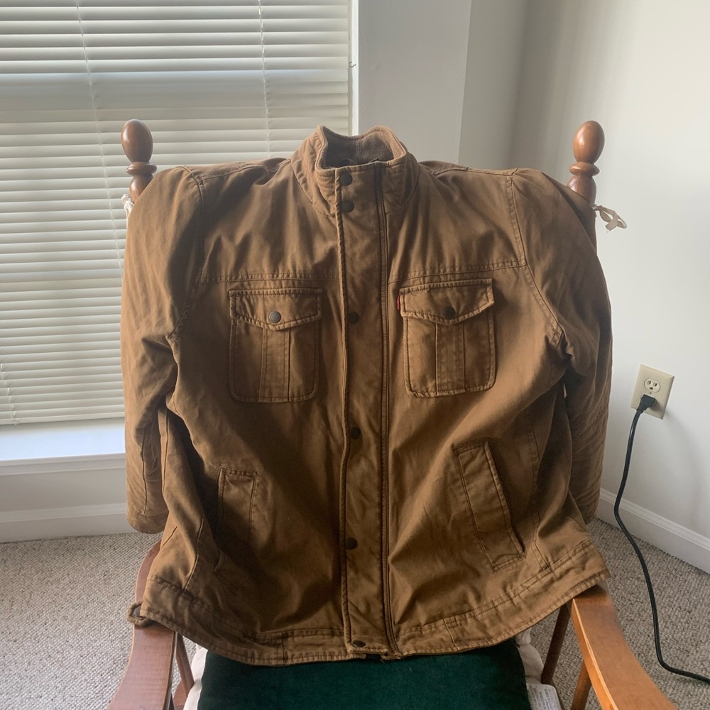 Levi’s used jacket, size XL. Minor flaw (see pic)